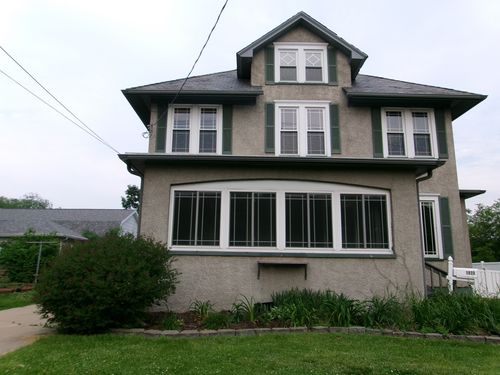 1023 Rock St, Peru, IL, 61354-2749 | Card Image