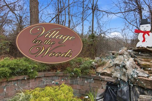 8-8 Dogwood Ct, Selden, NY, 11784-3920 | Card Image