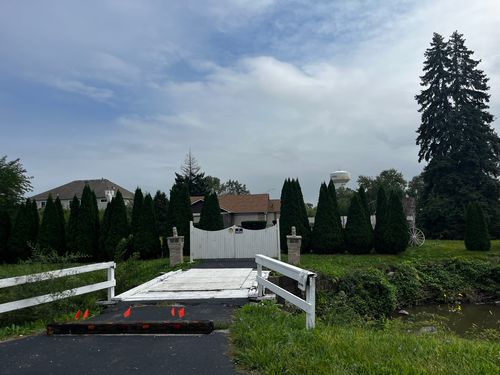20185 Torrence Ave, Lynwood, IL, 60411-7628 | Card Image