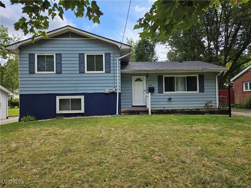 1047 Terrell Dr, Akron, OH, 44313-5245 | Card Image