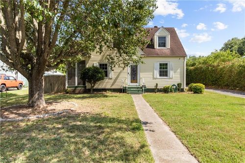36 Davis Ave, Newport News, VA, 23601-2154 | Card Image
