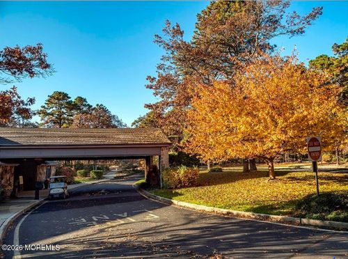 1520 Burr Oak Rd, Toms River, NJ, 08755-0861 | Card Image