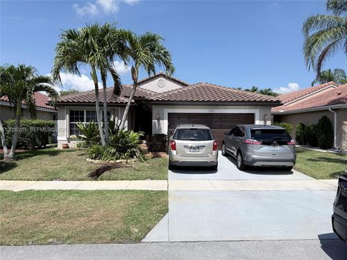 2010 Nw 182nd Ter, Pembroke Pines, FL, 33029-3713 | Card Image