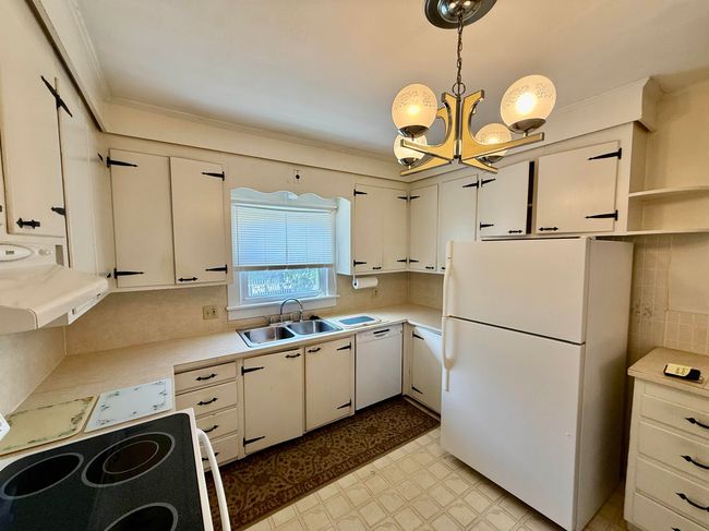2238 Elm St, House other with 3 bedrooms, 2 bathrooms and null parking in Manchester NH | Image 10