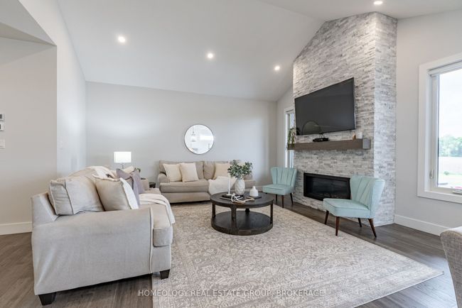 6572 Calvert Dr, House other with 5 bedrooms, 3 bathrooms and 4 parking in Strathroy ON | Image 6