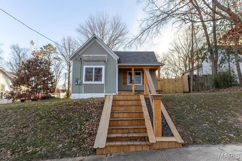 916 Nooney St, Poplar Bluff, MO, 63901-4416 | Card Image