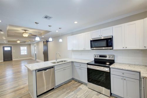 4220 Delhi St, Houston, TX, 77022-4040 | Card Image