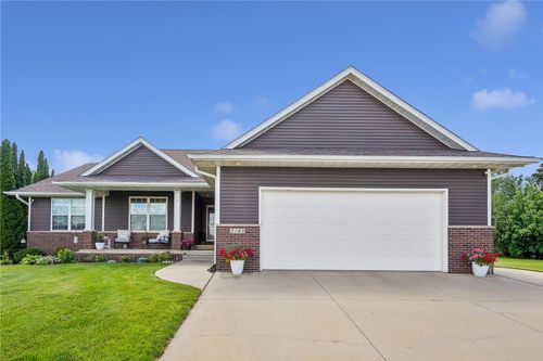 2105 Catherine Ct, Marion, IA, 52302-5090 | Card Image