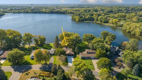 2311 Swan Dr, Mendota Heights, MN, 55120-1414 | Card Image