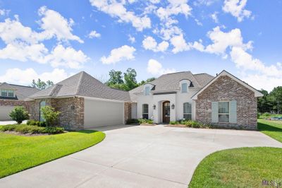 7270 Bessie Dr, House other with 4 bedrooms, 3 bathrooms and null parking in Denham Springs LA | Image 2