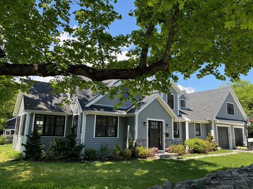 61 Grove St, Winchester, MA, 01890-3840 | Card Image