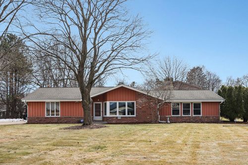 18215 Parish Drive, Brookfield, WI, 53045 | Card Image