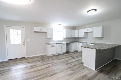 15021 Speaker Rd, Lynn, MI, 48097-1416 | Card Image