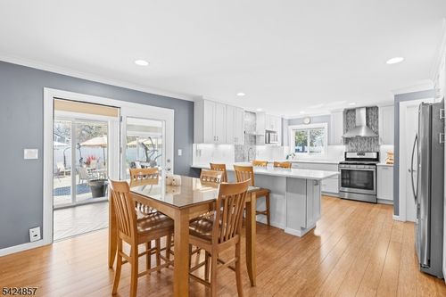 42 Lake Blvd, Aberdeen, NJ, 07747-2348 | Card Image