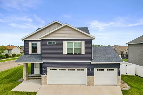 1202 Southwood Dr, Dilworth, MN, 56529-1282 | Card Image