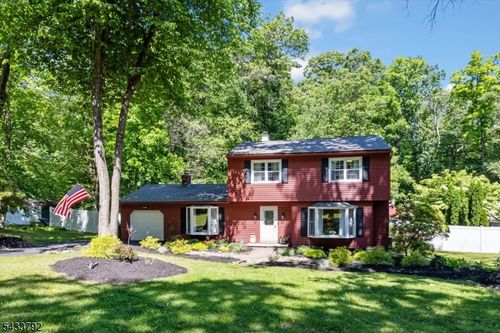 7 Crest Dr, Long Valley, NJ, 07853-3231 | Card Image
