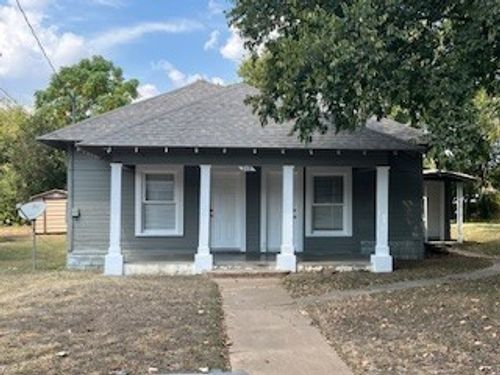 208 Graham St, Cleburne, TX, 76033-5800 | Card Image