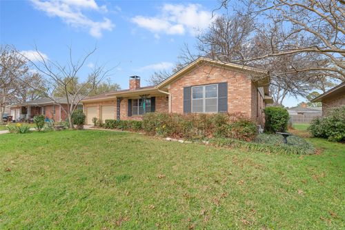 1119 Kings Row, Denton, TX, 76209-8774 | Card Image