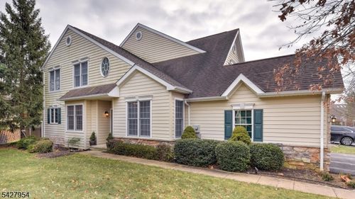9 Hudson Dr, Basking Ridge, NJ, 07920-4207 | Card Image