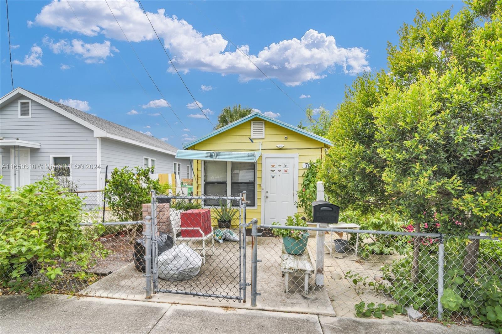 Washington Ave, Lake Worth, FL 33460