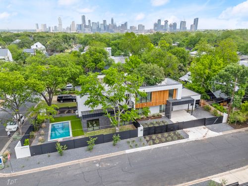2215 S 3rd St, Austin, TX, 78704-5023 | Card Image