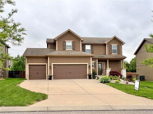 16623 W 172nd Ter, Olathe, KS, 66062-7526 | Card Image