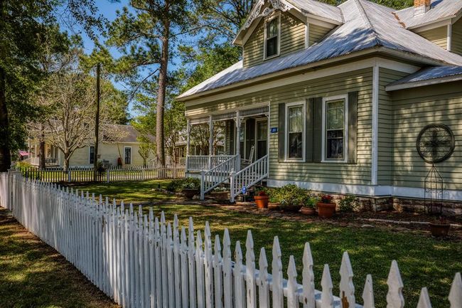 235 Hickory St, House other with 3 bedrooms, 3 bathrooms and null parking in New Ulm TX | Image 5