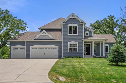 3826971 Glacier Rd, Pewaukee, WI, 53072-2325 | Card Image