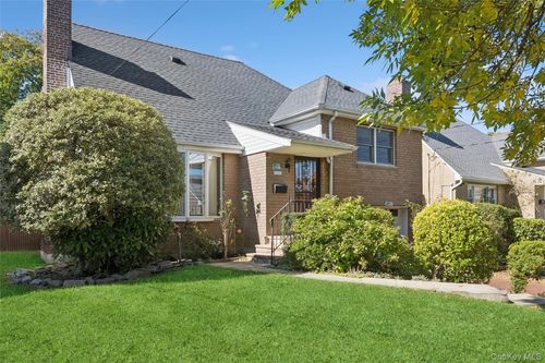 2832 Bell Boulevard, New York, NY, 11360 | Card Image