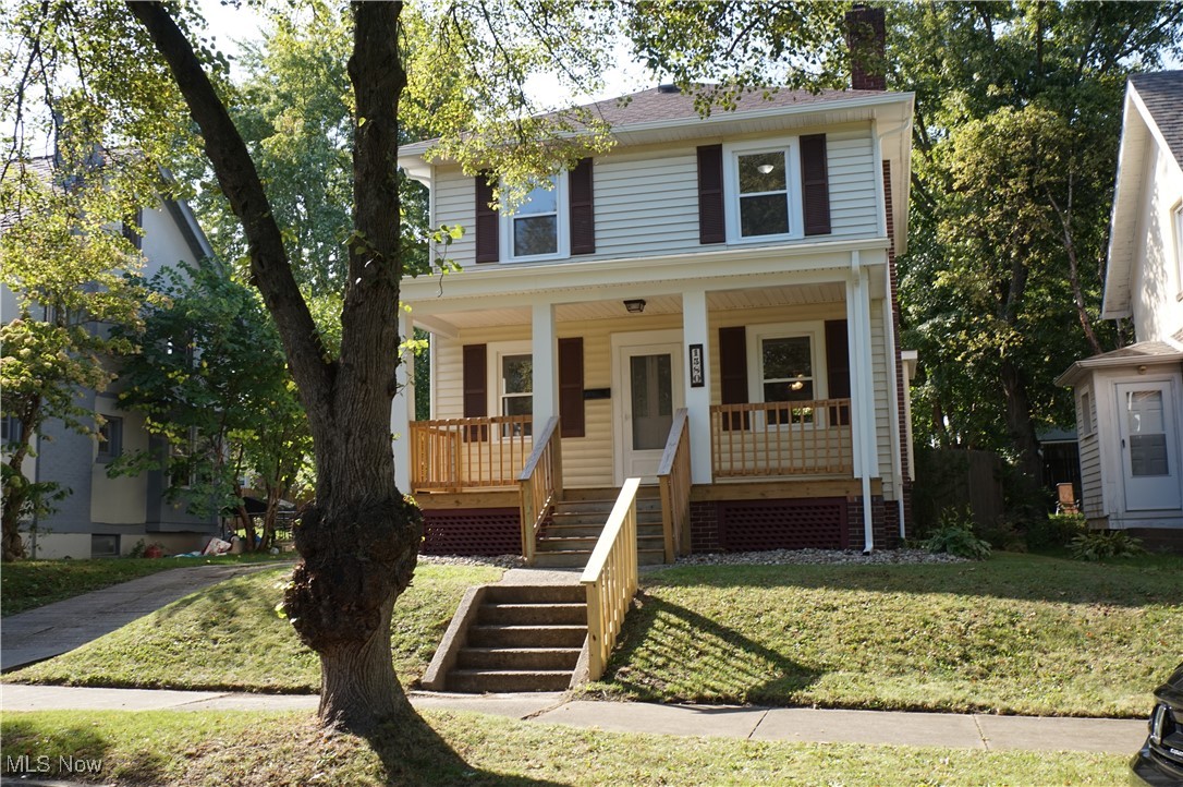 Larch St, Akron, OH 44301