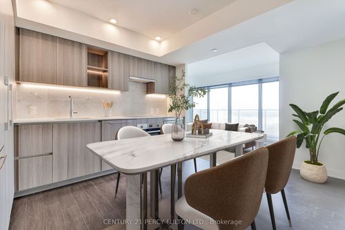 1811-19 Bathurst St, Toronto, ON, M5V0N2 | Card Image