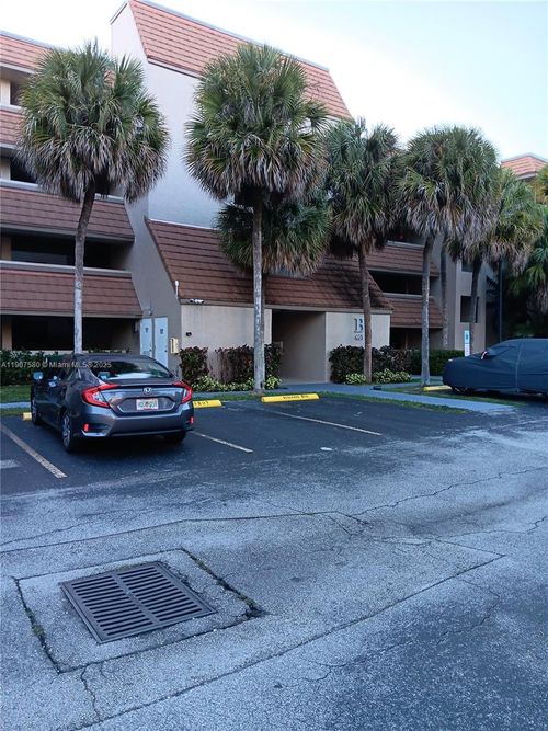 2-461 Ives Dairy Rd, Miami, FL, 33179-5403 | Card Image