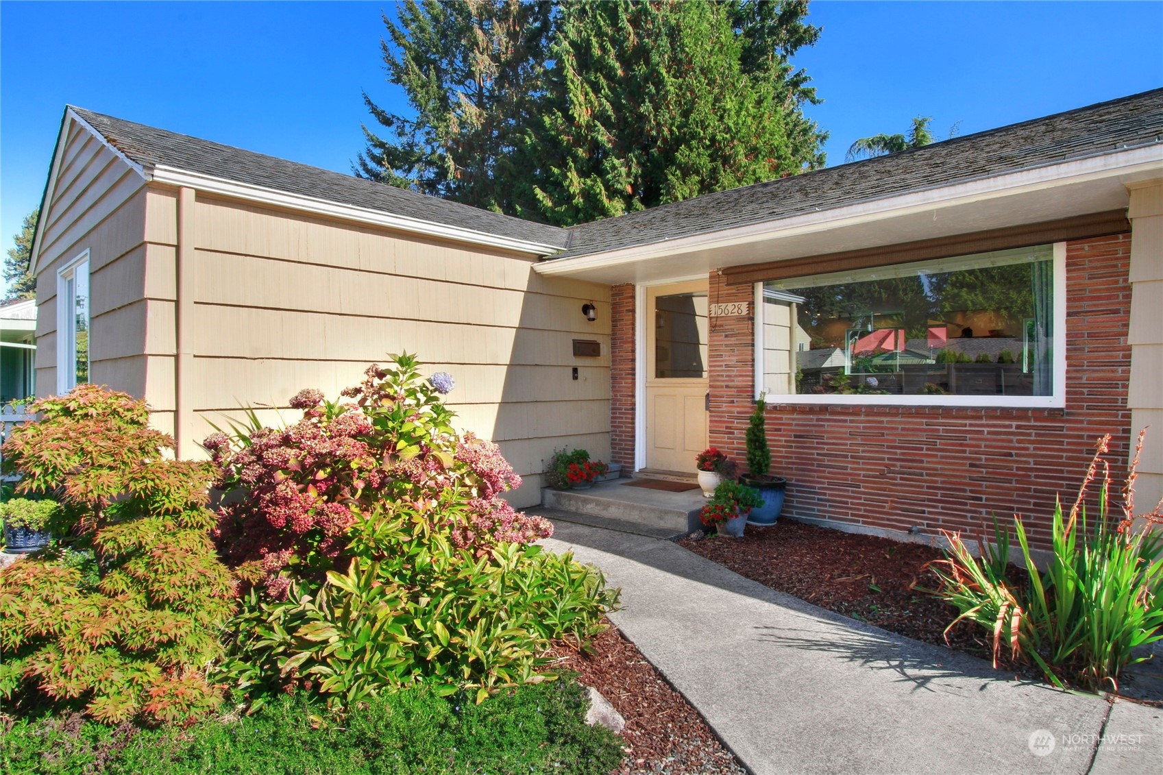 1st Ave, Shoreline, WA 98177