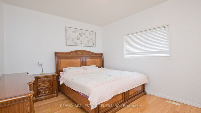32 Pappain Cres, House other with 6 bedrooms, 3 bathrooms and 4 parking in Brampton ON | Image 20