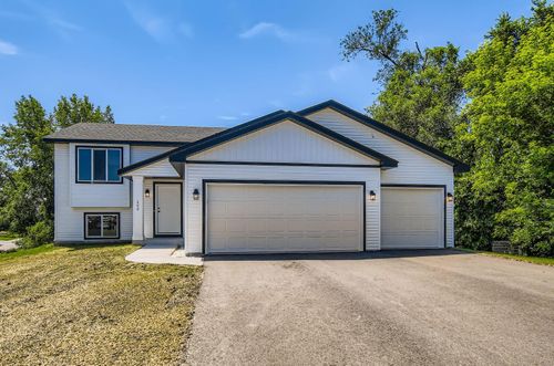 200 94th Ave Nw, Coon Rapids, MN, 55433-5623 | Card Image