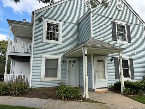 196 Fairview Cir, Middle Island, NY, 11953-2351 | Card Image