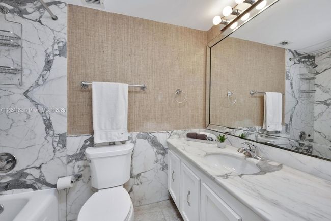 APT-1009 - 177 Ocean Lane Dr, Condo with 2 bedrooms, 2 bathrooms and null parking in Key Biscayne FL | Image 24