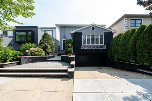 166 W 37th St, Bayonne, NJ, 07002-1941 | Card Image