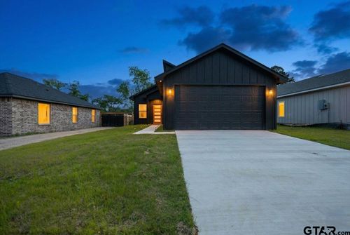 228 S Fenton Ave, Tyler, TX, 75702-6819 | Card Image