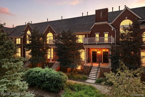 1546 Devon Ln, Troy, MI, 48084-7052 | Card Image