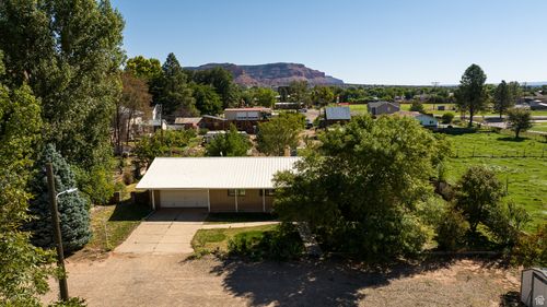 437 S 100 W, Kanab, UT, 84741-3441 | Card Image