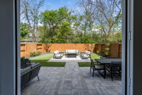 4926 Wunder Way, Houston, TX, 77069-1567 | Card Image