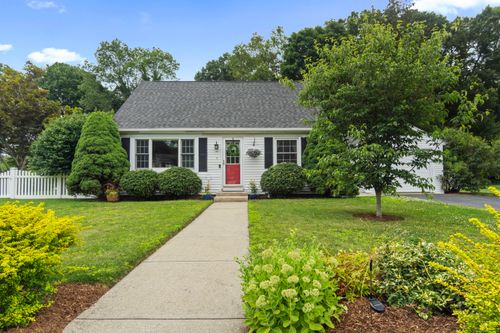 8 Deborah St, Waterford, CT, 06385-1406 | Card Image