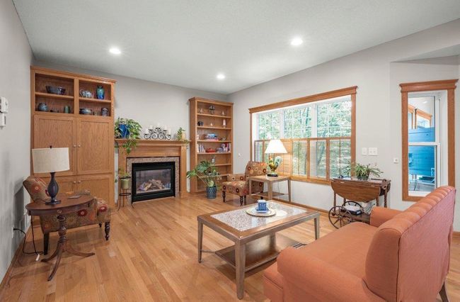 Living Room | Image 11