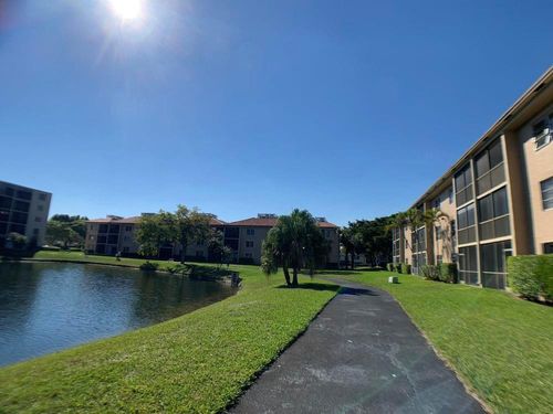 305-7940 Nw 50th St, Lauderhill, FL, 33351-5682 | Card Image