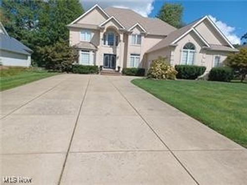 11391 Labrador Ln, Concord Township, OH, 44077-9343 | Card Image