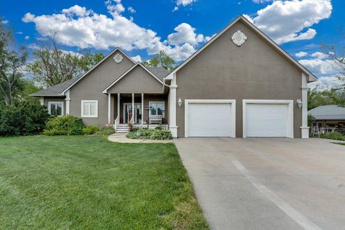 521 E Whispering Mdw, Potwin, KS, 67123-9503 | Card Image