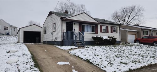 79 Lilburne Dr, Youngstown, OH, 44505-4825 | Card Image