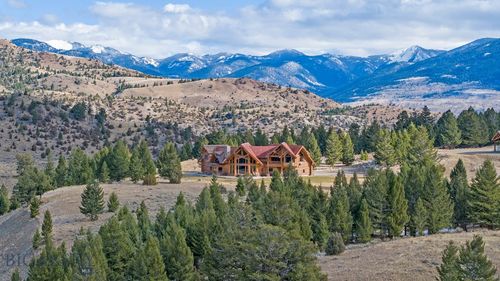 569/571 Cinnabar Basin Road, Gardiner, MT, 59030 | Card Image