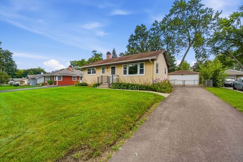 423 Lawrence Ave, Grayslake, IL, 60030-1243 | Card Image